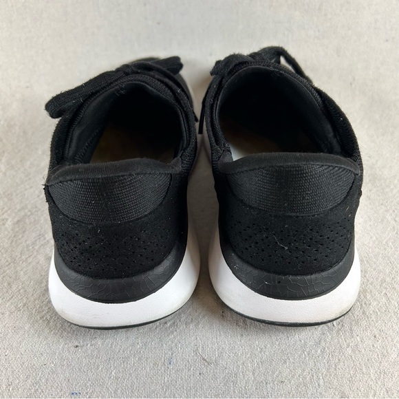 Kizik Women’s 8 Black 'Lima' Sneaker - Picture 4 of 7